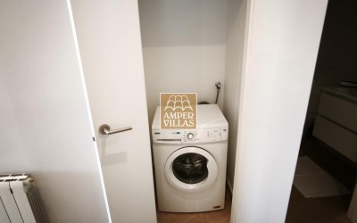 Beautiful, fully refurbished apartment with spacious terraces.